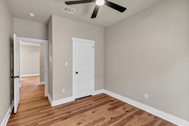 807 Branding Iron Trail, Granbury, TX 76049