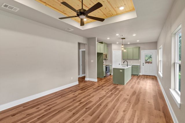 807 Branding Iron Trail, Granbury, TX 76049