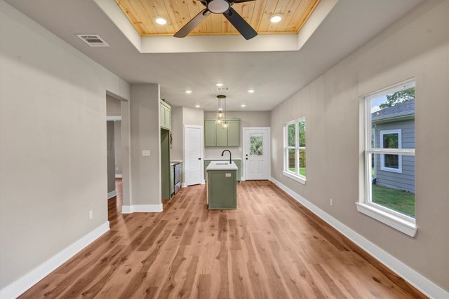 807 Branding Iron Trail, Granbury, TX 76049