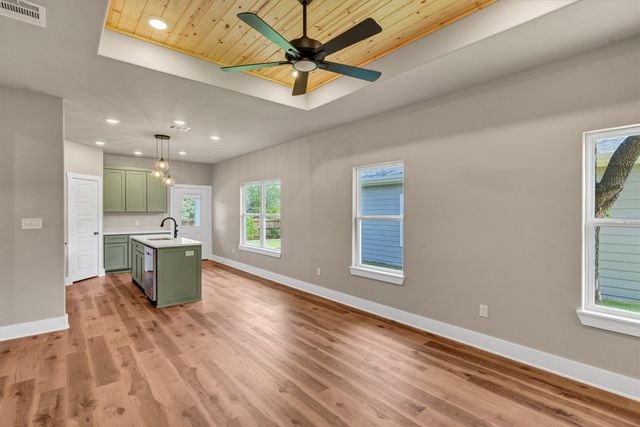 807 Branding Iron Trail, Granbury, TX 76049