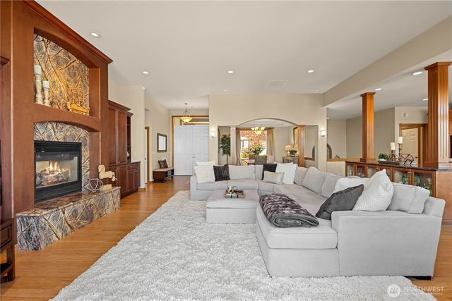 1040 Cassius Court, Camano Island, WA 98282