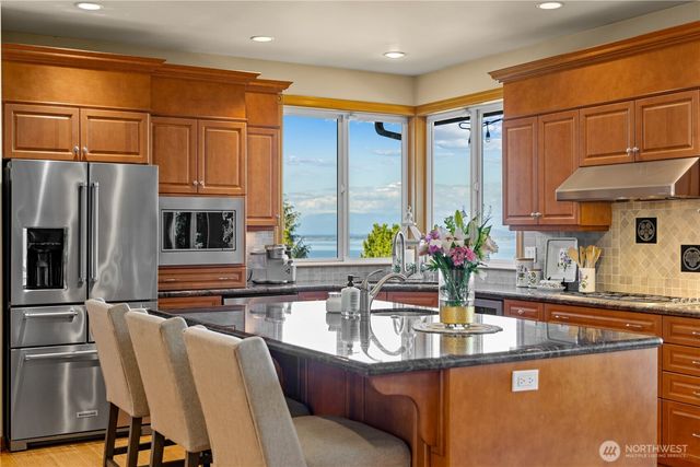 1040 Cassius Court, Camano Island, WA 98282