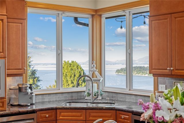 1040 Cassius Court, Camano Island, WA 98282