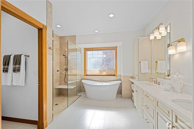 1040 Cassius Court, Camano Island, WA 98282