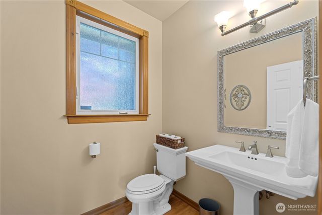 1040 Cassius Court, Camano Island, WA 98282