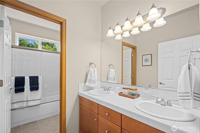 1040 Cassius Court, Camano Island, WA 98282