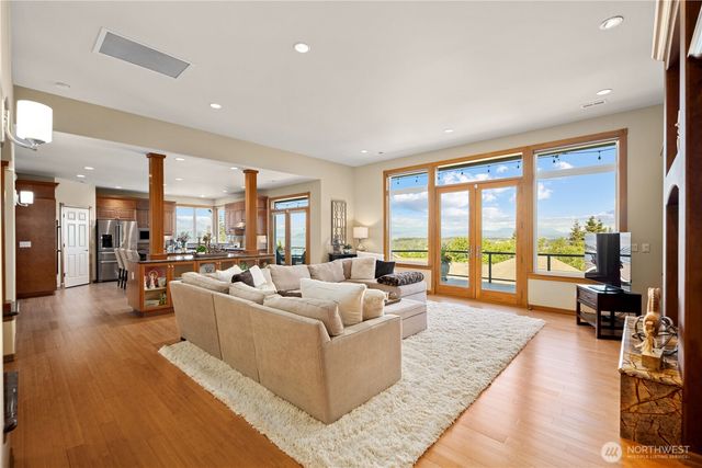 1040 Cassius Court, Camano Island, WA 98282