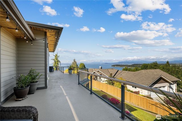 1040 Cassius Court, Camano Island, WA 98282