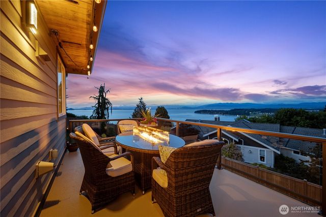 1040 Cassius Court, Camano Island, WA 98282