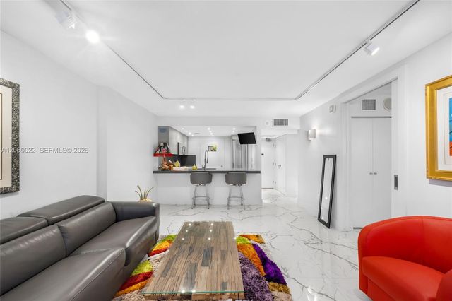 465 Ocean Dr 303, Miami Beach, FL 33139