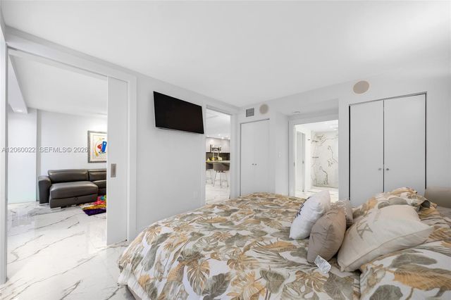 465 Ocean Dr 303, Miami Beach, FL 33139