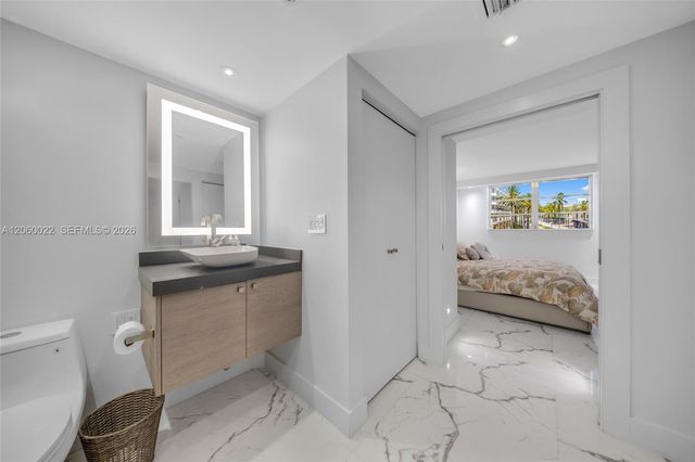 465 Ocean Dr 303, Miami Beach, FL 33139