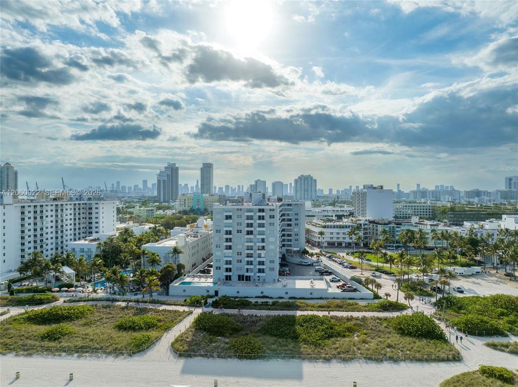 465 Ocean Dr 303, Miami Beach, FL 33139
