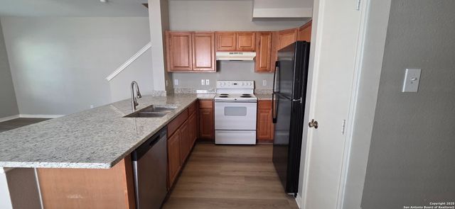 7810 Kingsbury Wood Unit 2, San Antonio, TX 78240