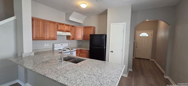 7810 Kingsbury Wood Unit 2, San Antonio, TX 78240