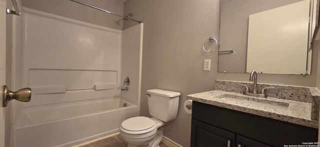 7810 Kingsbury Wood Unit 2, San Antonio, TX 78240
