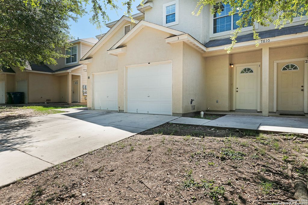 7810 Kingsbury Wood Unit 2, San Antonio, TX 78240