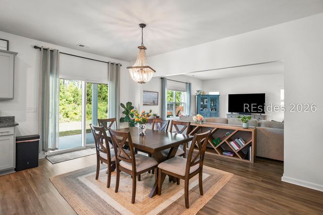 25 Chinquapin St, Beaufort, SC 29906