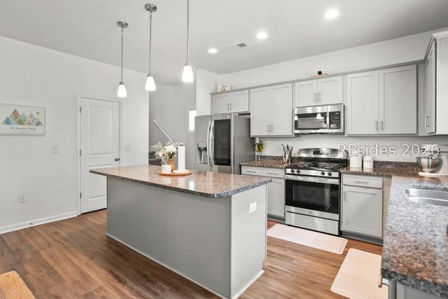 25 Chinquapin St, Beaufort, SC 29906