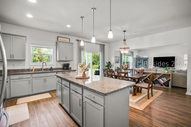 25 Chinquapin St, Beaufort, SC 29906