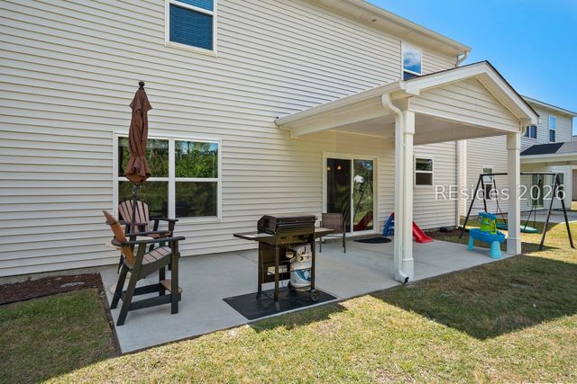 25 Chinquapin St, Beaufort, SC 29906