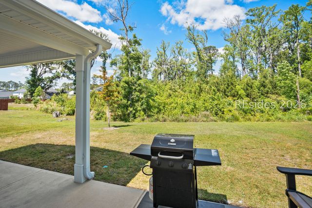 25 Chinquapin St, Beaufort, SC 29906