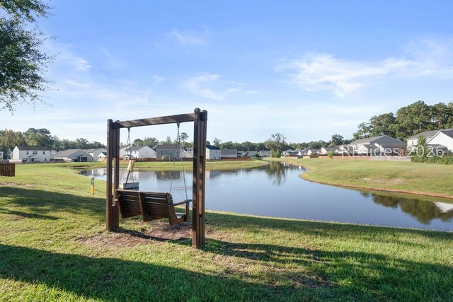 25 Chinquapin St, Beaufort, SC 29906
