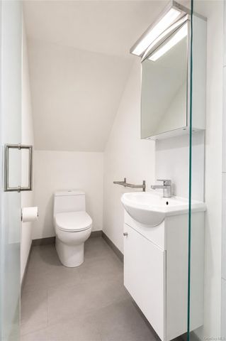 21-31 25th Road, Astoria, NY 11102