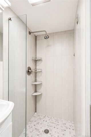 21-31 25th Road, Astoria, NY 11102