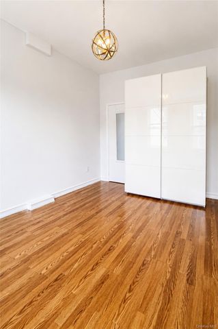21-31 25th Road, Astoria, NY 11102
