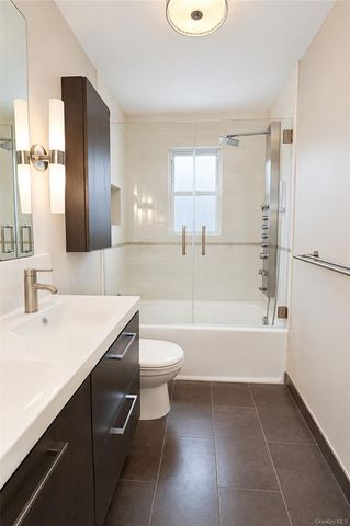 21-31 25th Road, Astoria, NY 11102