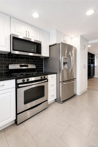 21-31 25th Road, Astoria, NY 11102