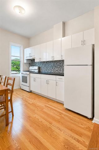 21-31 25th Road, Astoria, NY 11102