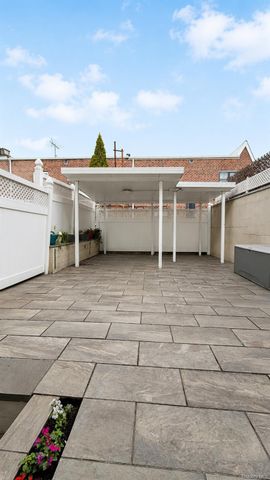 21-31 25th Road, Astoria, NY 11102