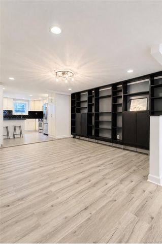 21-31 25th Road, Astoria, NY 11102