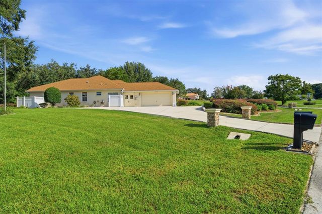926 E TRIPLE CROWN LOOP, Hernando, FL 34442