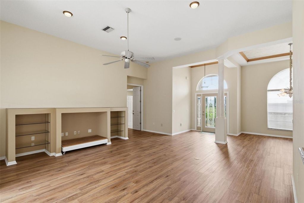 Image 15 of property listing at 926 E TRIPLE CROWN LOOP, Hernando, FL 34442
