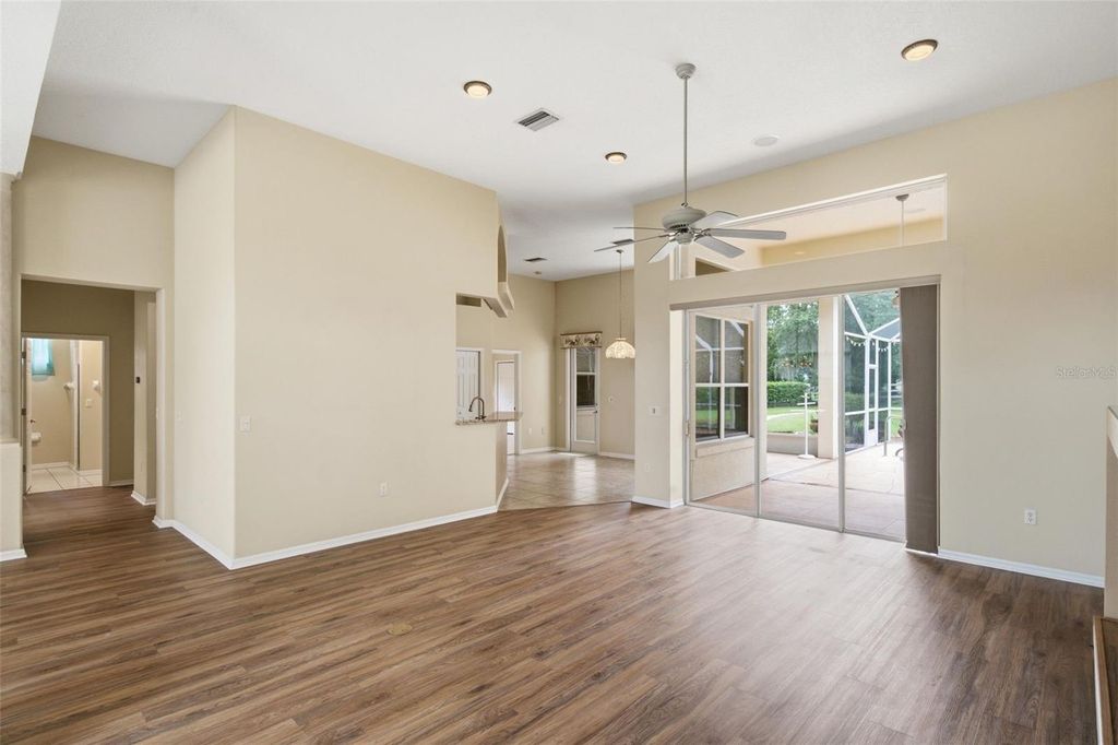 Image 3 of property listing at 926 E TRIPLE CROWN LOOP, Hernando, FL 34442