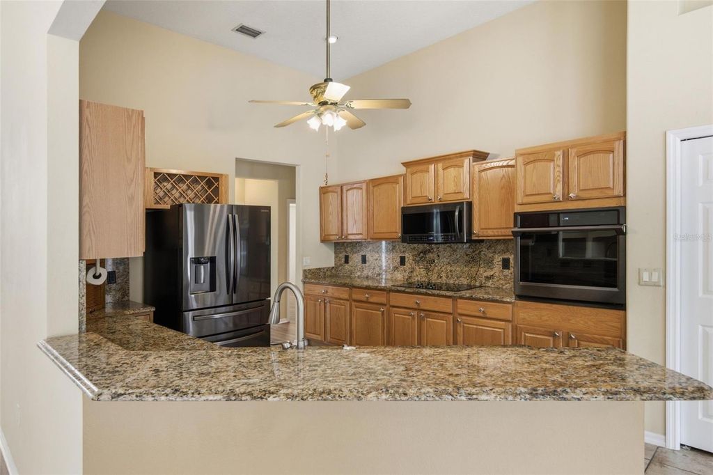 Image 21 of property listing at 926 E TRIPLE CROWN LOOP, Hernando, FL 34442