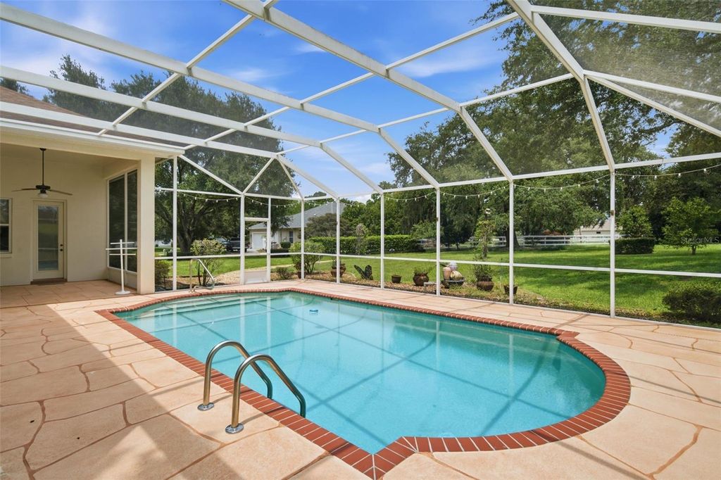 Image 37 of property listing at 926 E TRIPLE CROWN LOOP, Hernando, FL 34442