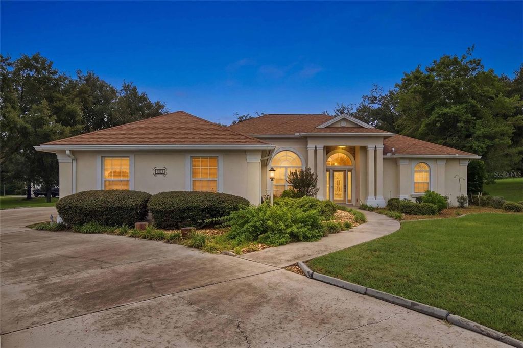Image 41 of property listing at 926 E TRIPLE CROWN LOOP, Hernando, FL 34442