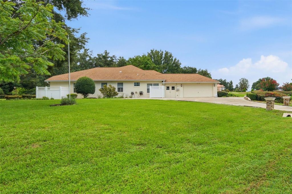 Image 52 of property listing at 926 E TRIPLE CROWN LOOP, Hernando, FL 34442