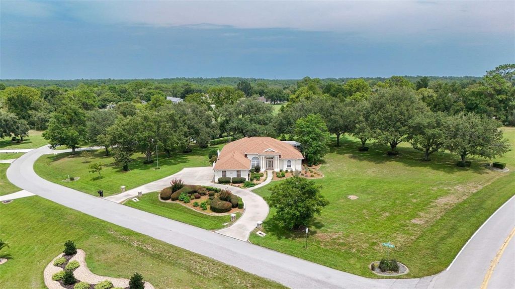Image 66 of property listing at 926 E TRIPLE CROWN LOOP, Hernando, FL 34442