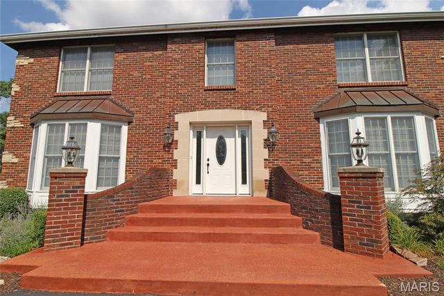 100 Worthington Oaks Drive, Creve Coeur, MO 63141