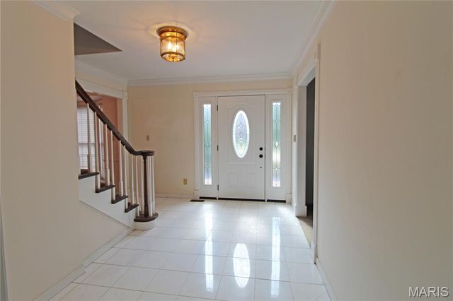 100 Worthington Oaks Drive, Creve Coeur, MO 63141