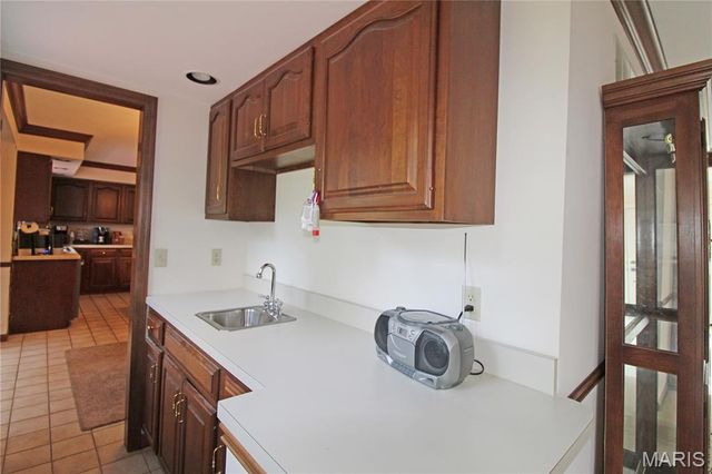 100 Worthington Oaks Drive, Creve Coeur, MO 63141