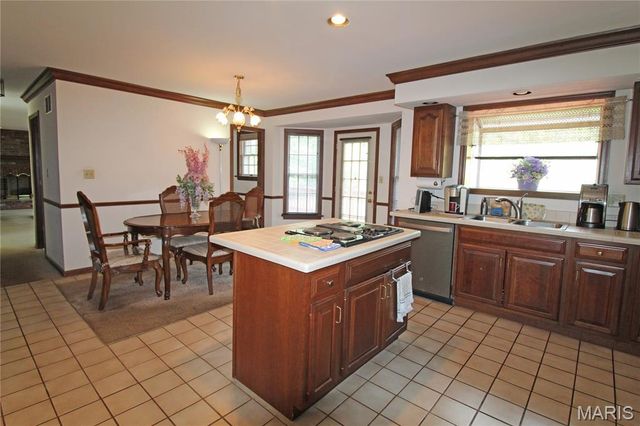 100 Worthington Oaks Drive, Creve Coeur, MO 63141