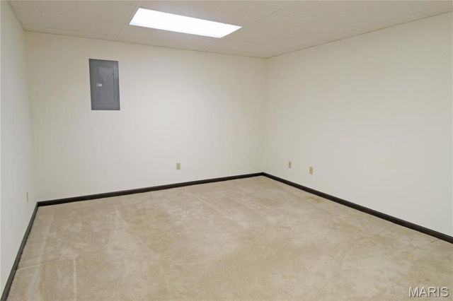 100 Worthington Oaks Drive, Creve Coeur, MO 63141