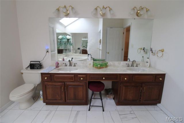 100 Worthington Oaks Drive, Creve Coeur, MO 63141
