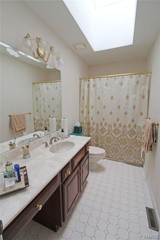 100 Worthington Oaks Drive, Creve Coeur, MO 63141